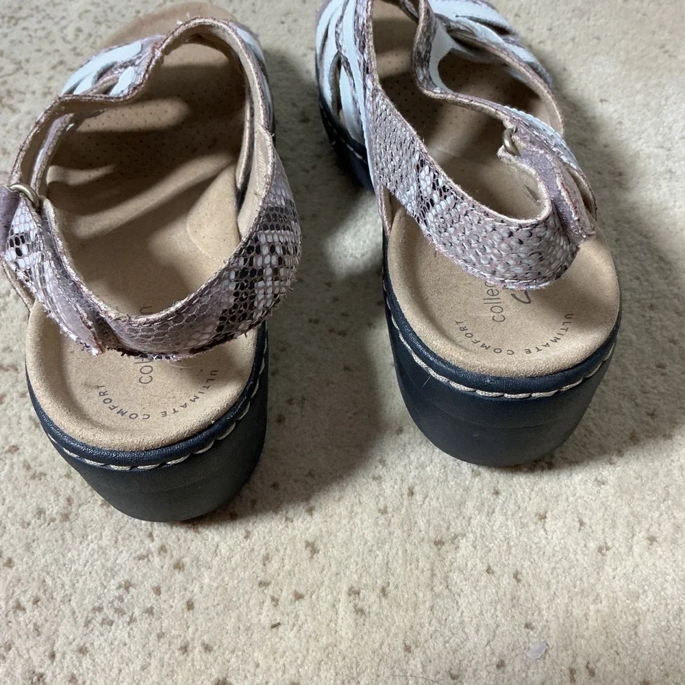 Clarks Snakeskin Wedge Sandals Womens 7 White Mauve Arla Glison Comfort Strappy